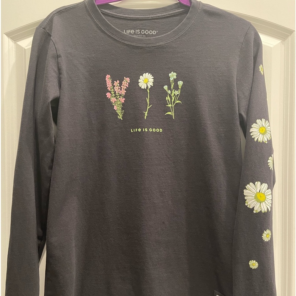 Life Is Good Crusher Tee, Medium, Daisy’s